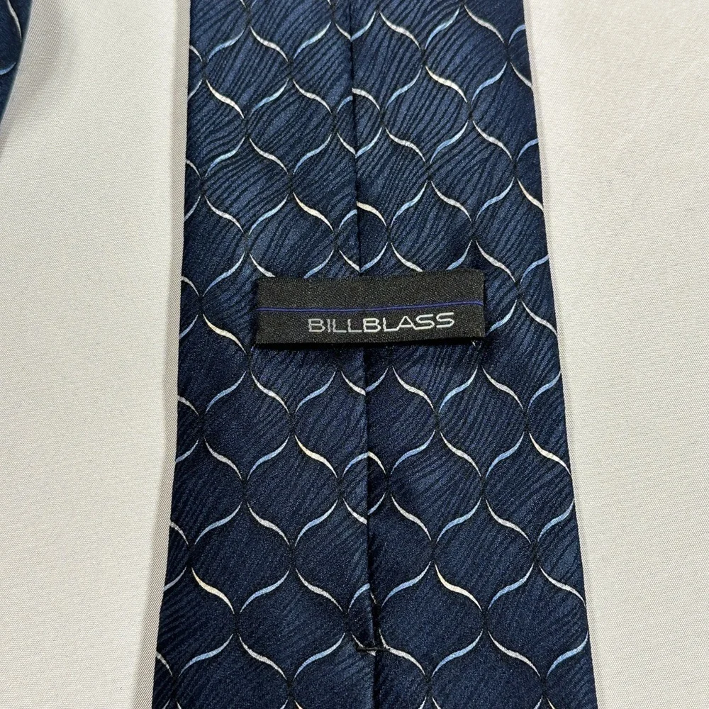 Men’s Bill Blass Italian Made Necktie​​​ - Picture 4 of 6